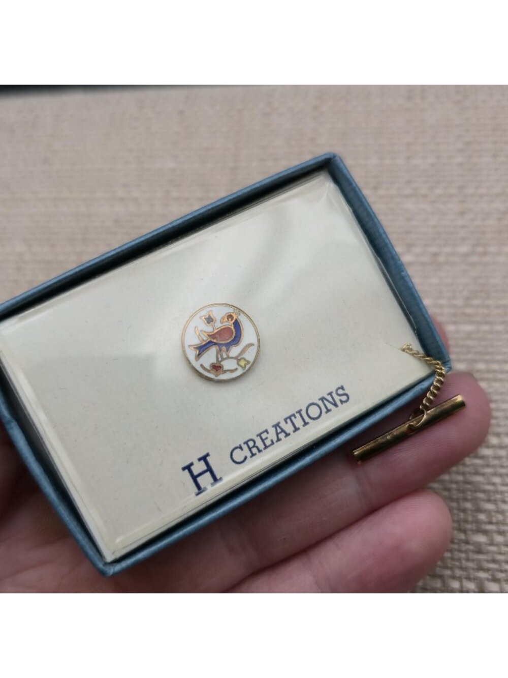 Vintage H Creations Pennsylvania Dutch Distelfink Enamel Tie Tac Clasp B1572 - Picture 2 of 5